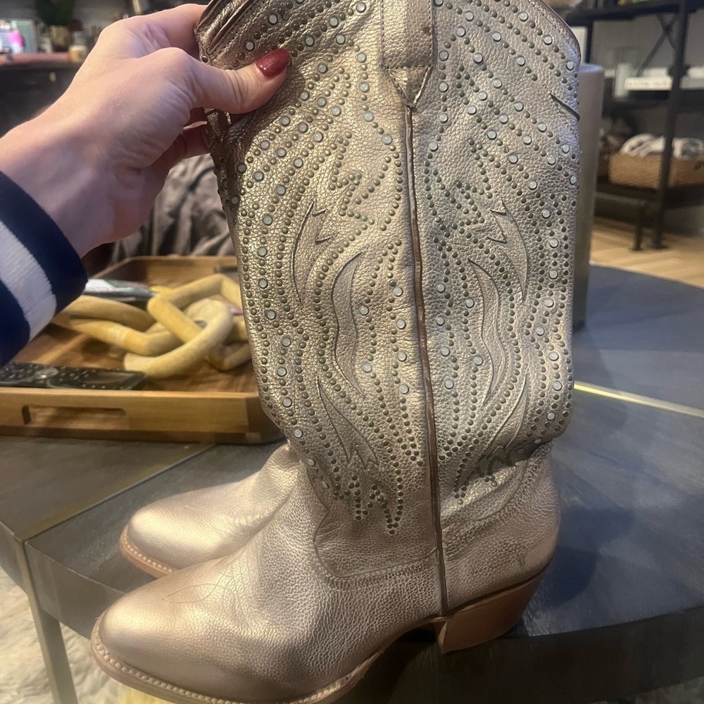 Frye Shelby Studded Western Boot size 10 - Picture 4 of 9